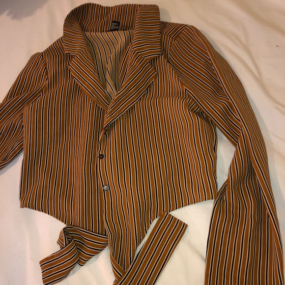 Cropped button down - Picture 2 of 2